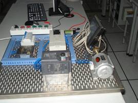  網(wǎng)孔板型PLC、變頻器、觸摸屏自動化綜合實訓(xùn)裝置